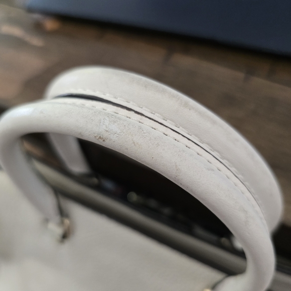 Coach Blake Carry All Purse in Cream Ivory Leather Crossbody or Shoulder - Picture 15 of 16